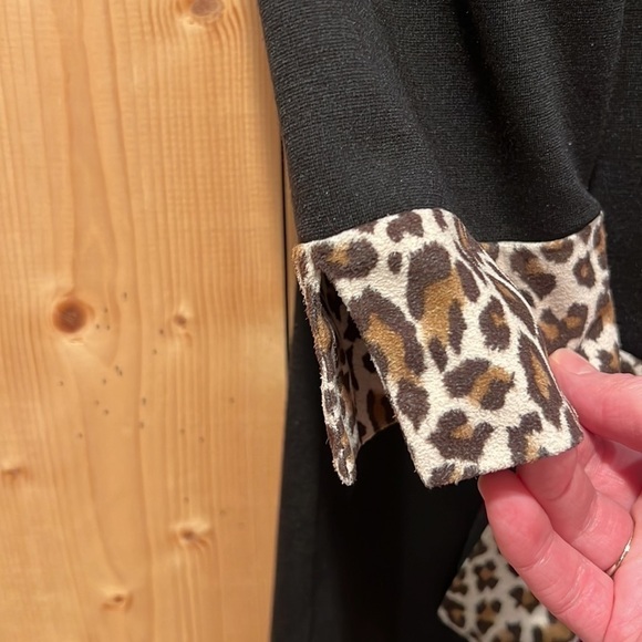 Tracy Negoshian Black Dress with Leopard Cheetah Size Small - Picture 5 of 7